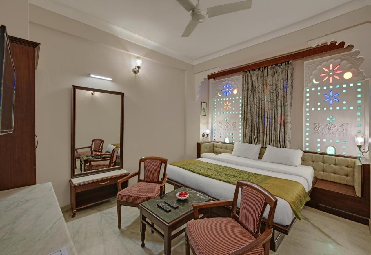 Hotel Raj Palace Udaipur Exterior foto