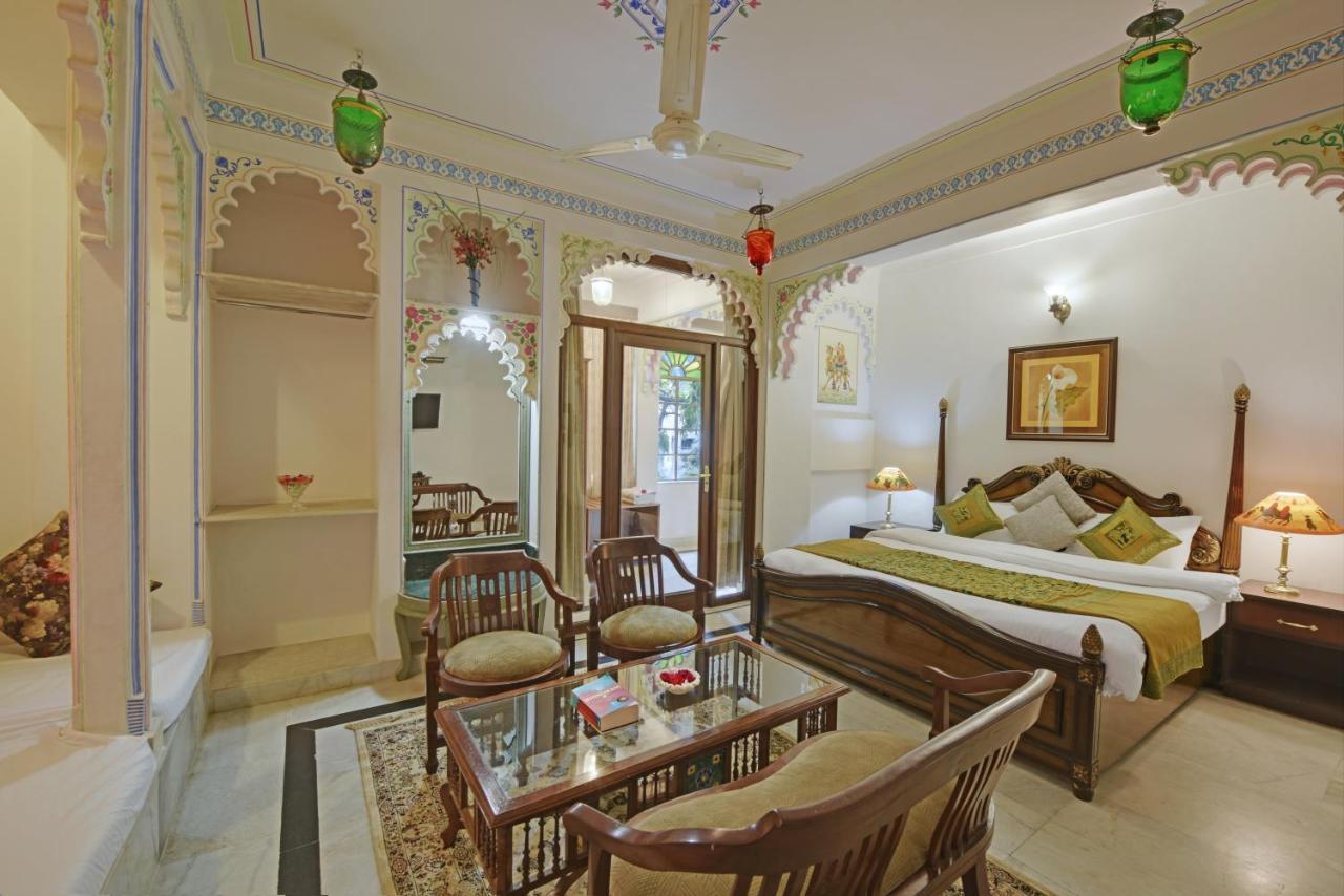 Hotel Raj Palace Udaipur Exterior foto